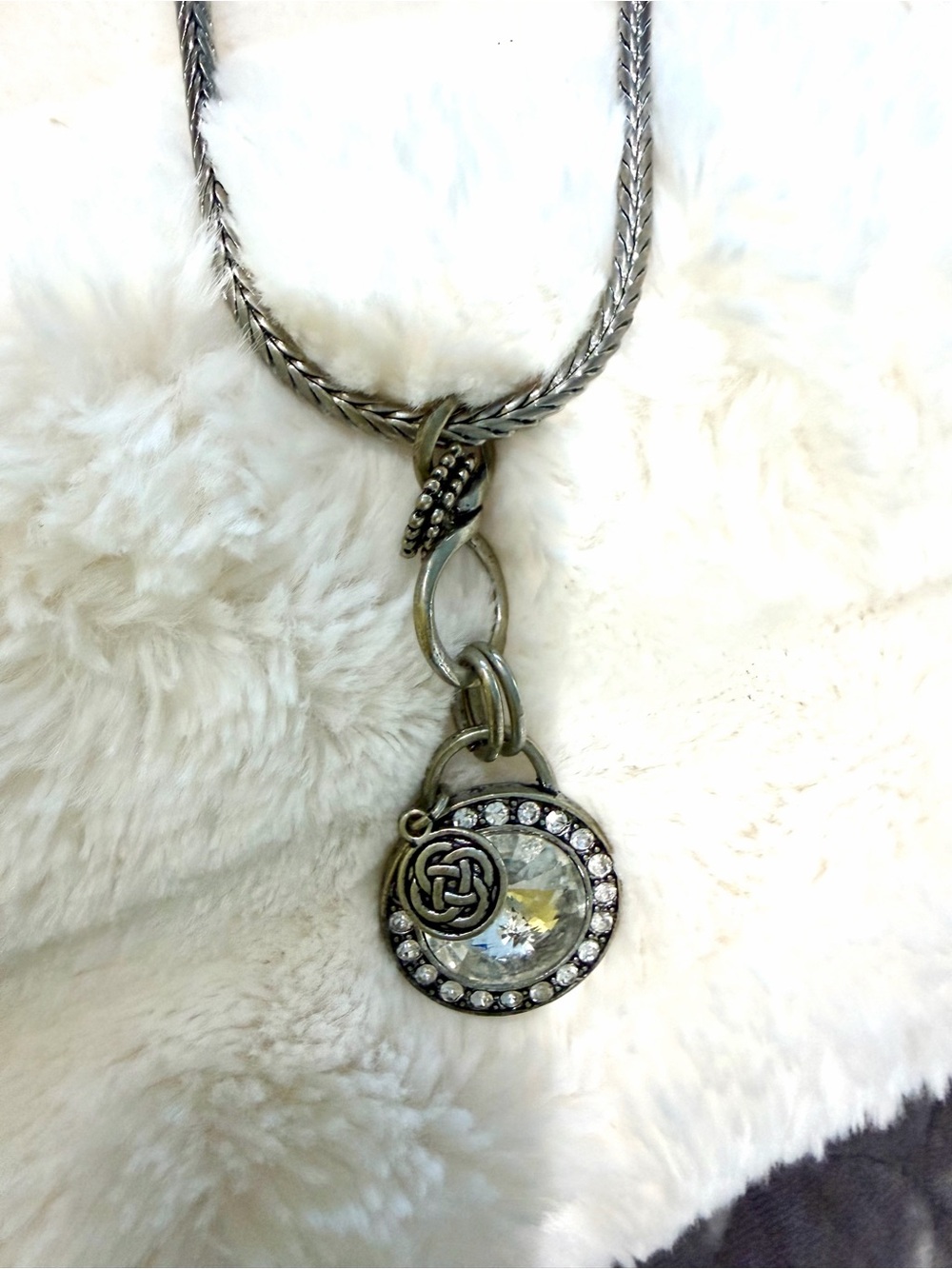 Vintage-Inspired Silver Crystal Pendant Necklace - Clear